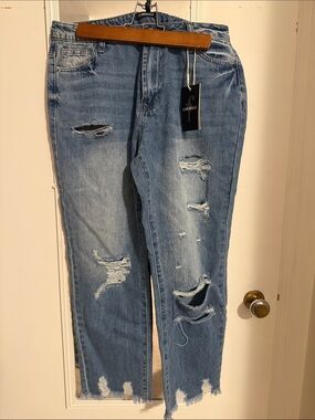 Straight Leg Distressed Women's Jeans — Light Blue